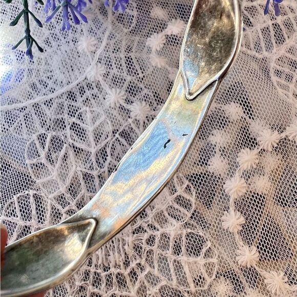 Vintage 1949 Wm. A. Rogers Oneida Old South II Flat-wear Monogram Cuff - Picture 10 of 11